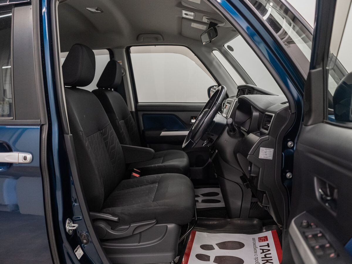 Toyota Roomy 2018 - фото автомобиля