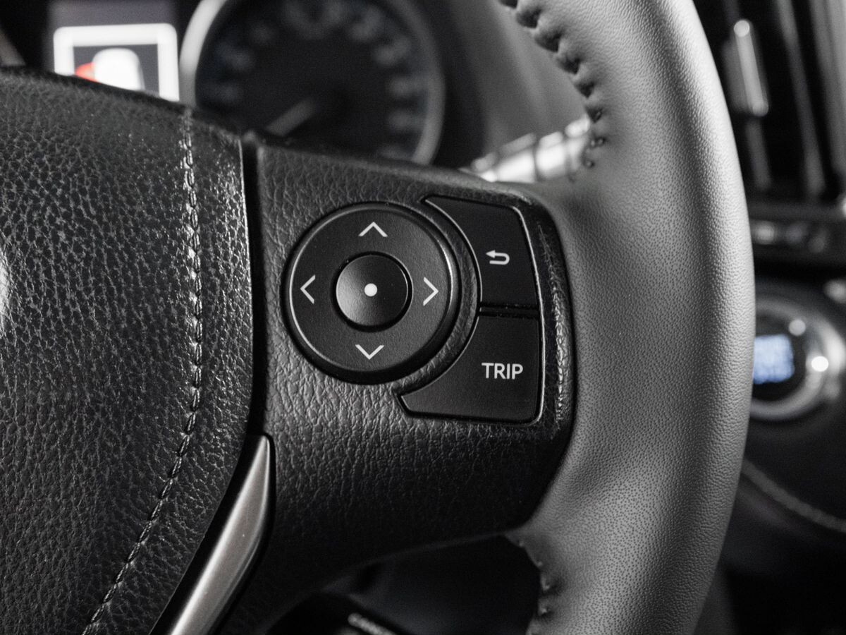 Toyota RAV4 2017 - фото автомобиля