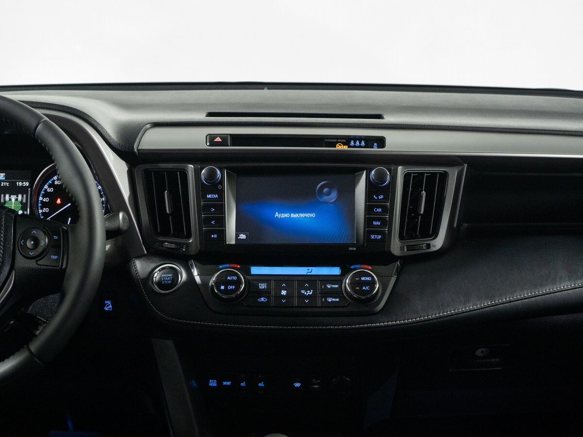 Toyota RAV4 2017 - фото автомобиля