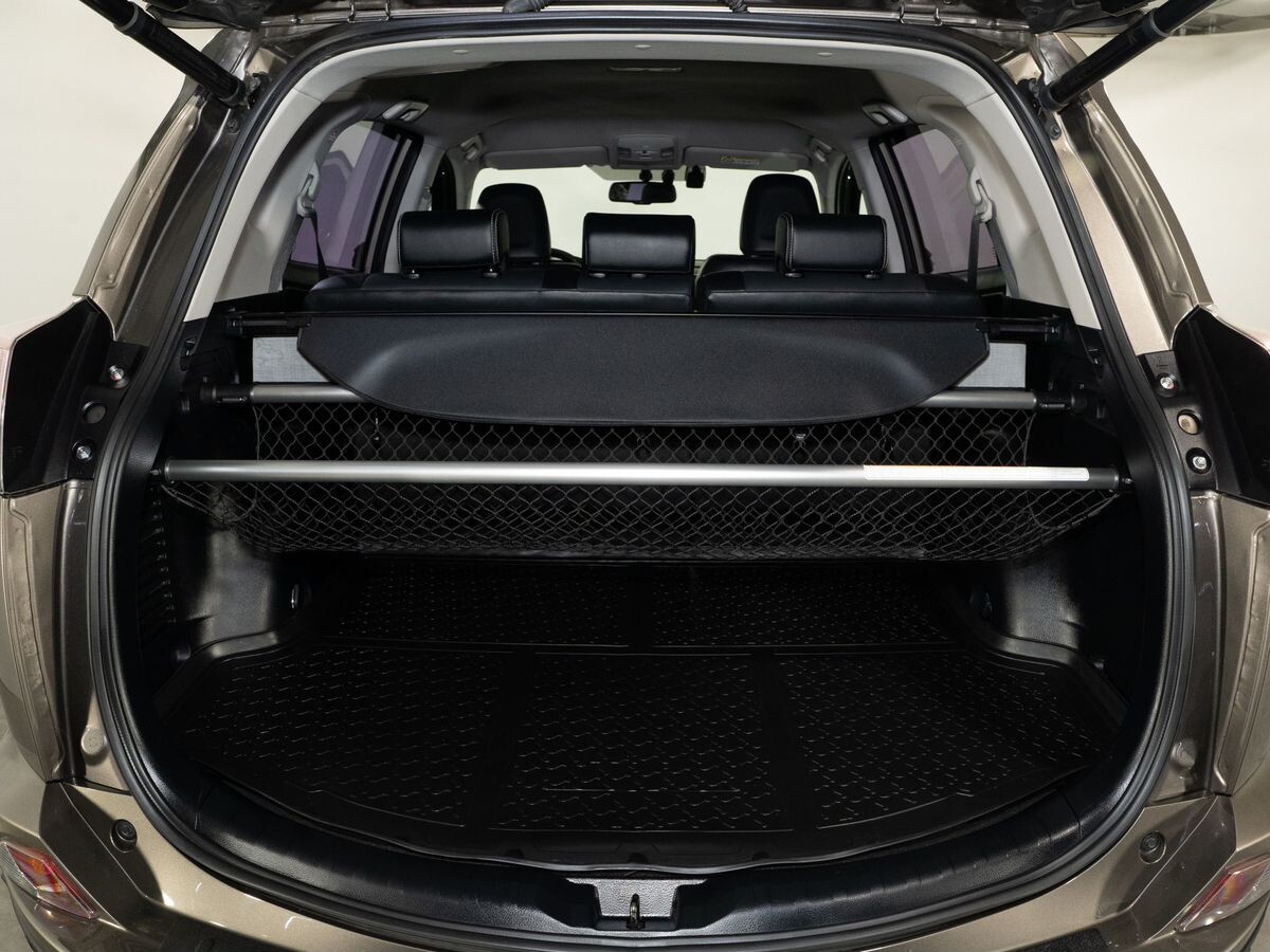 Toyota RAV4 2017 - фото автомобиля