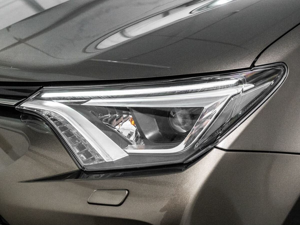 Toyota RAV4 2017 - фото автомобиля