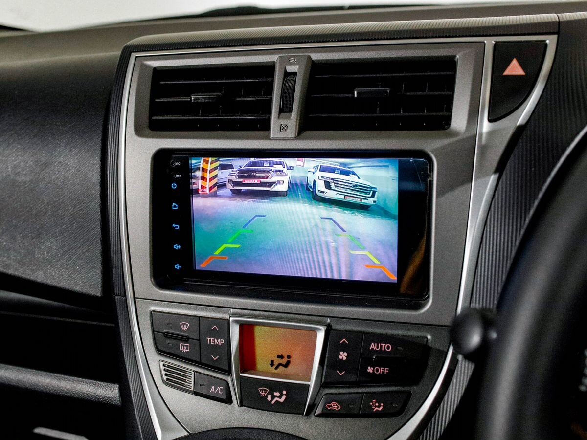 Toyota Ractis 2011 - фото автомобиля