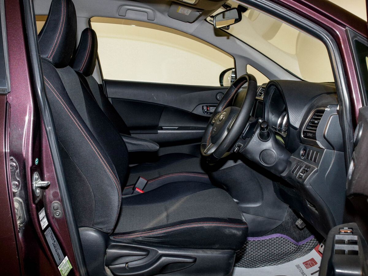 Toyota Ractis 2011 - фото автомобиля