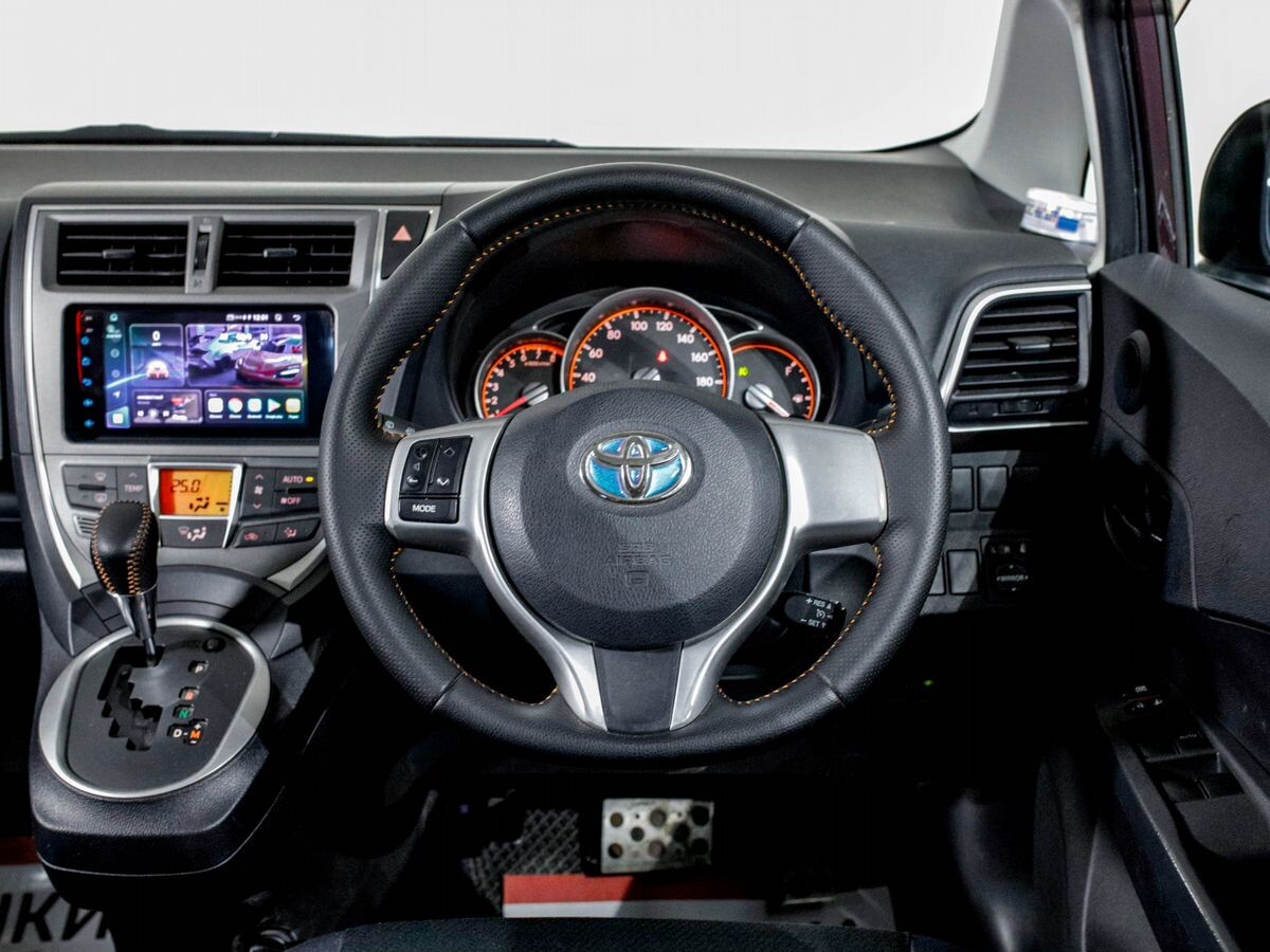 Toyota Ractis 2011 - фото автомобиля