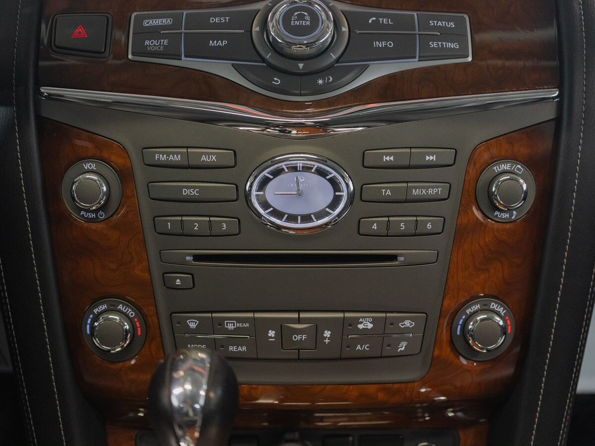 Infiniti QX80 2017 - фото автомобиля