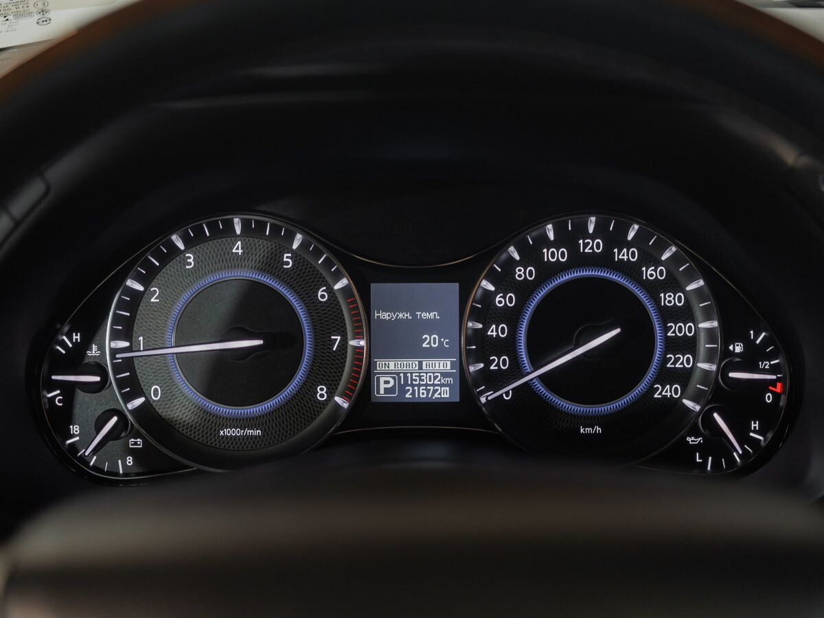 Infiniti QX80 2017 - фото автомобиля