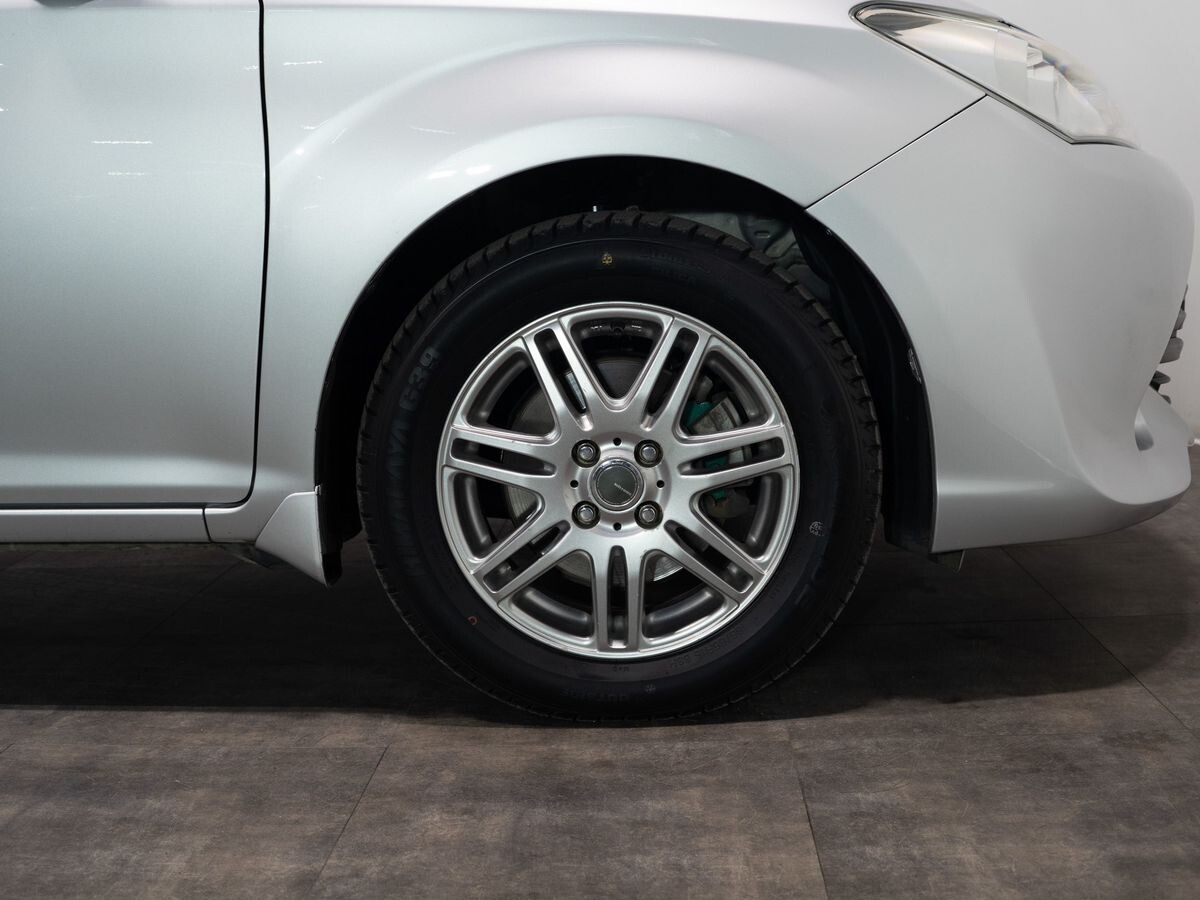 Toyota Corolla Fielder 2015 - фото автомобиля