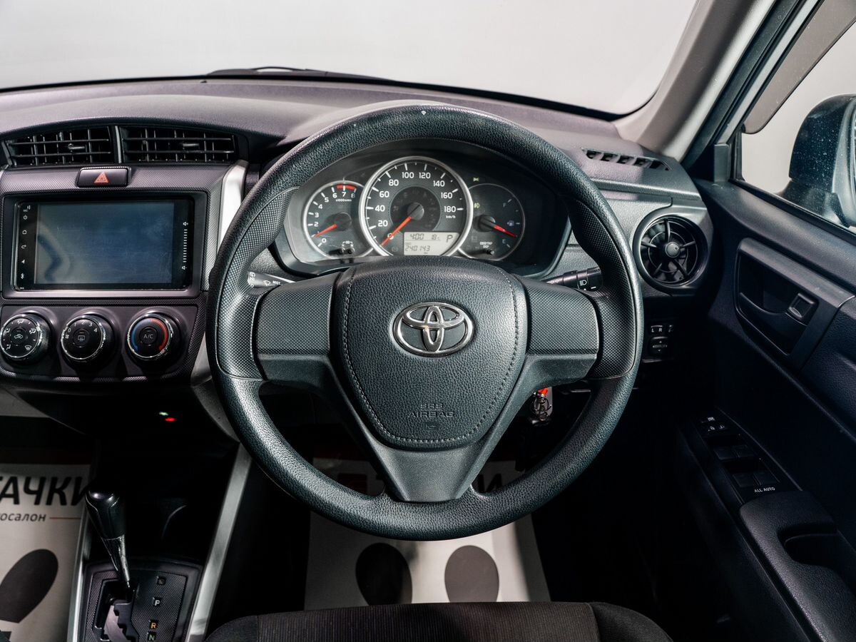 Toyota Corolla Fielder 2015 - фото автомобиля