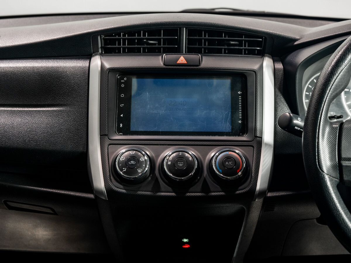 Toyota Corolla Fielder 2015 - фото автомобиля
