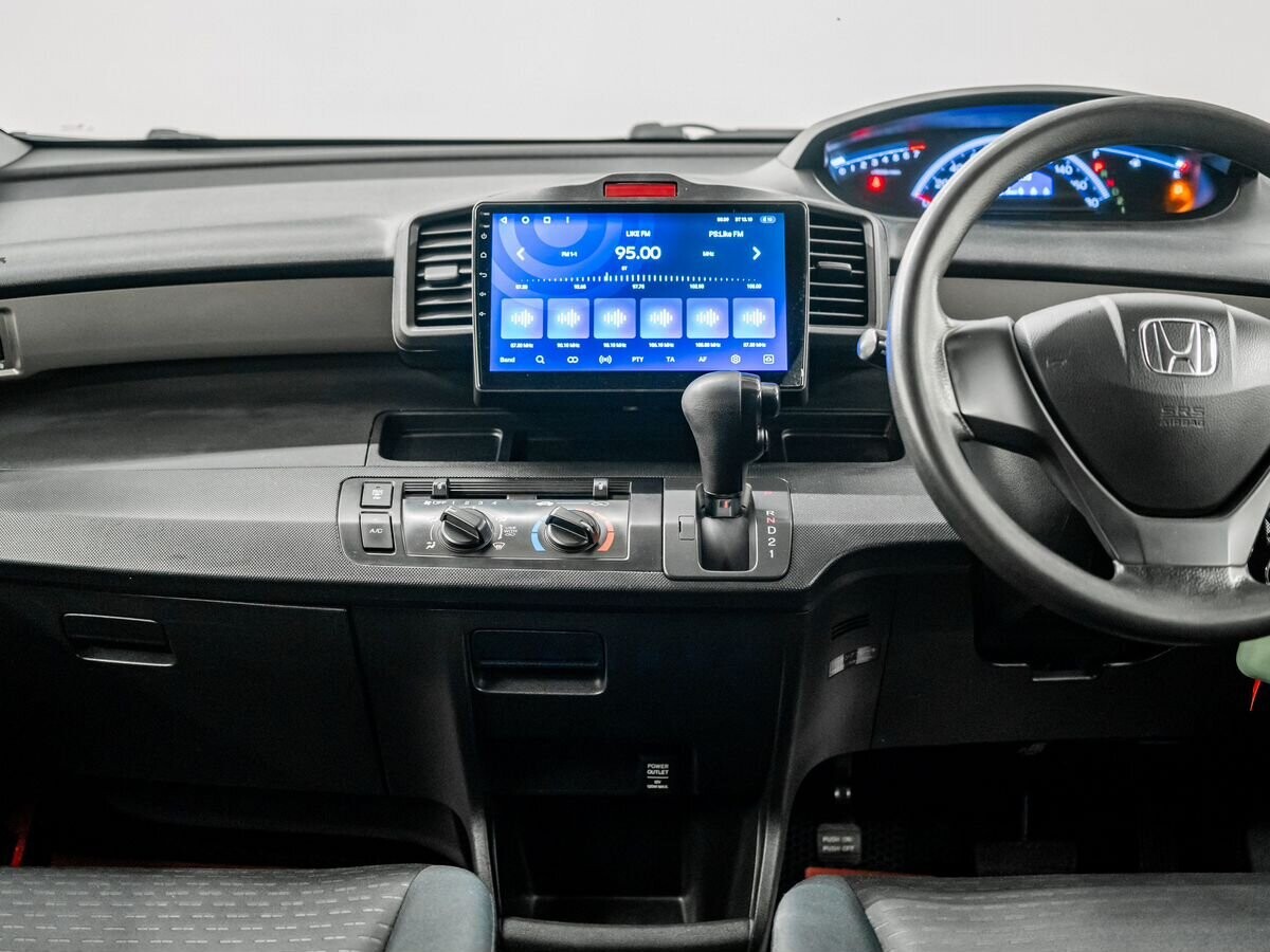 Honda Freed Spike 2012 - фото автомобиля
