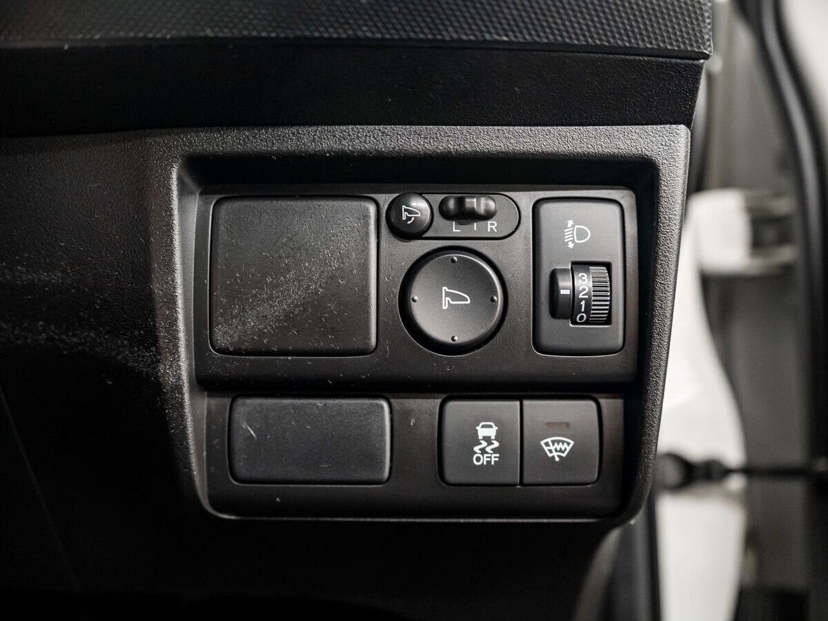 Honda Freed Spike 2012 - фото автомобиля