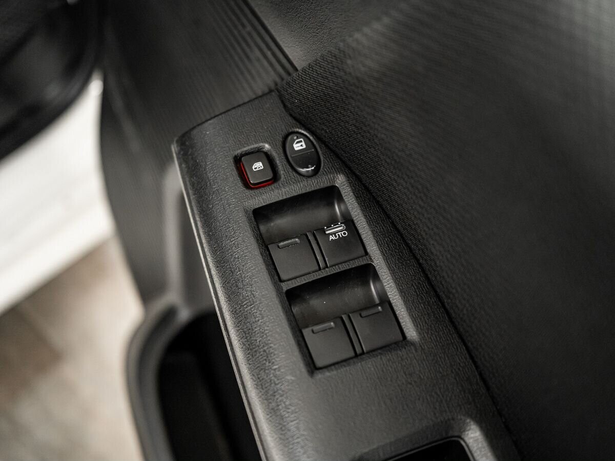 Honda Freed Spike 2012 - фото автомобиля