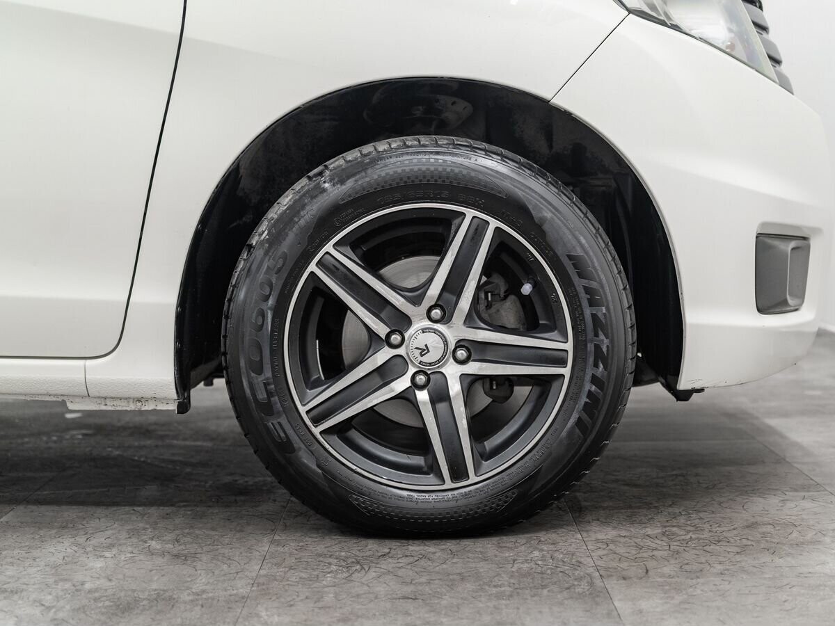 Honda Freed Spike 2012 - фото автомобиля