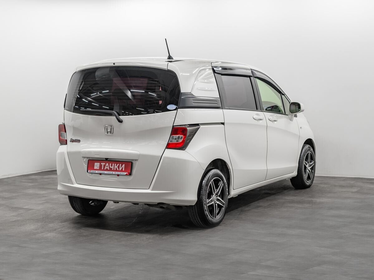 Honda Freed Spike 2012 - фото автомобиля