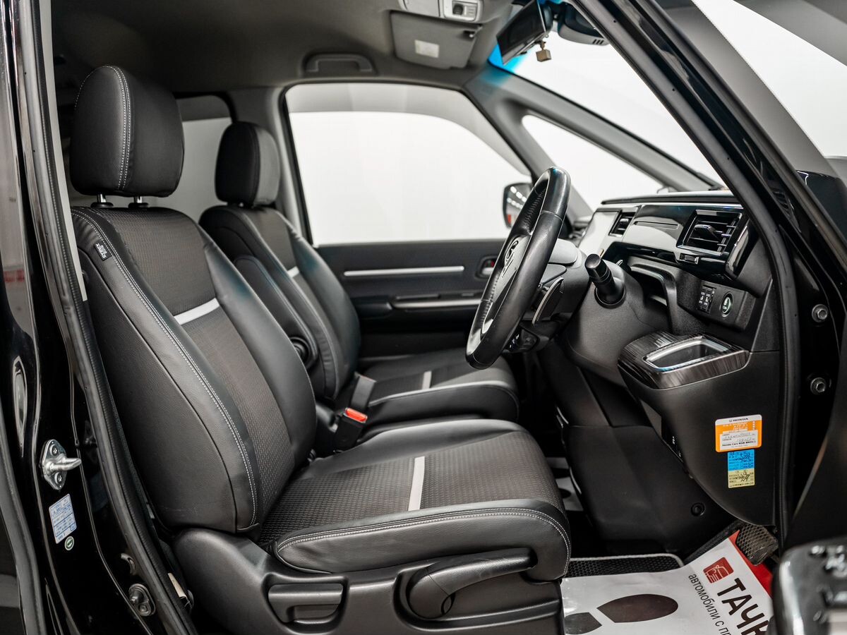 Honda Stepwgn 2016 - фото автомобиля