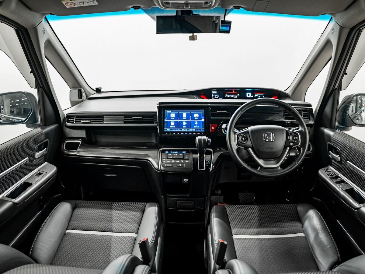 Honda Stepwgn 2016 - фото автомобиля