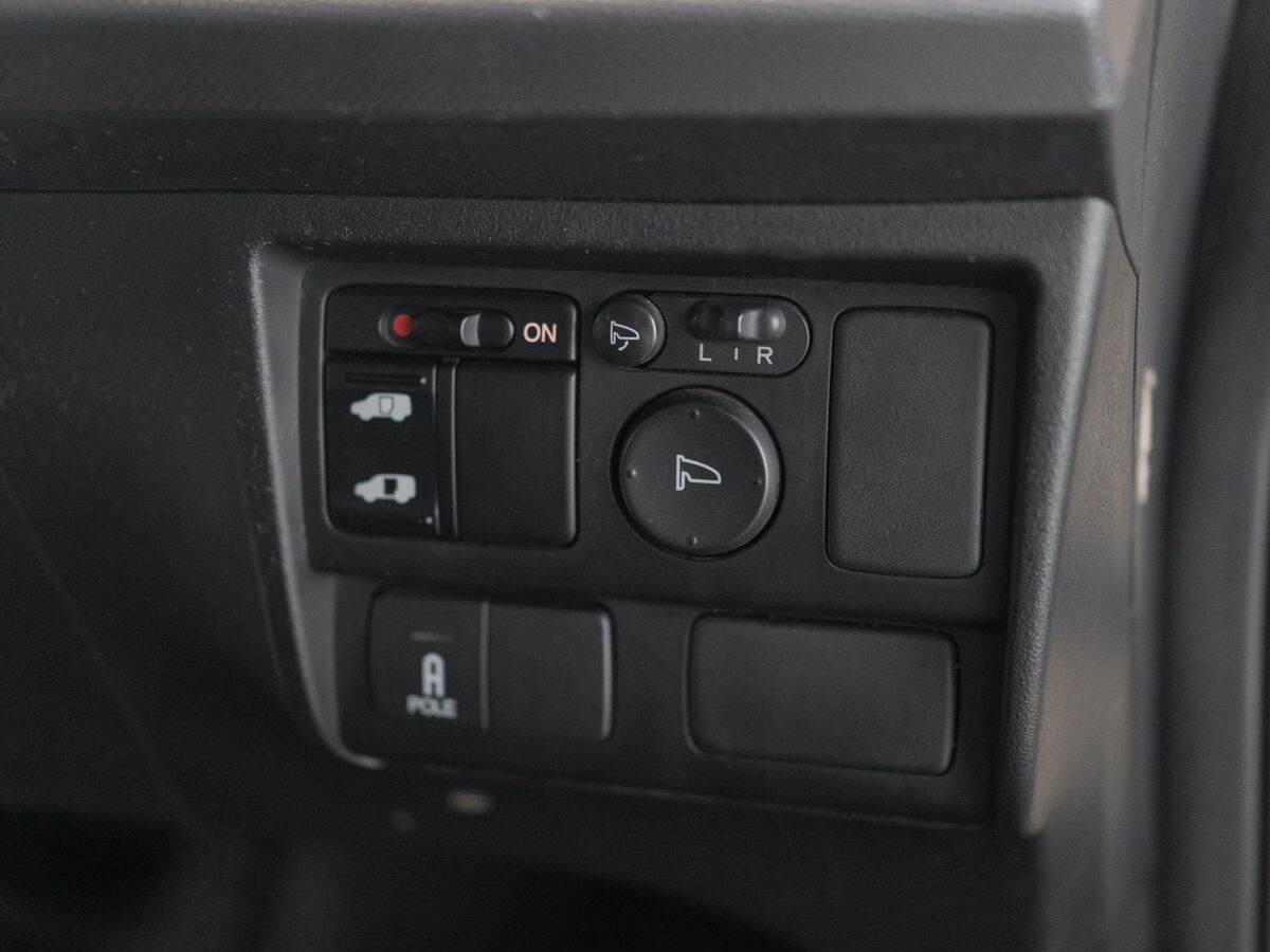 Honda Freed 2009 - фото автомобиля