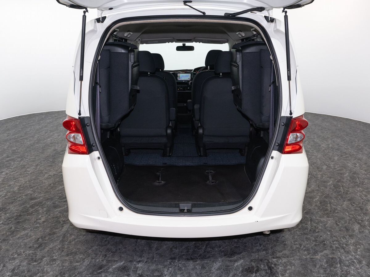 Honda Freed 2009 - фото автомобиля