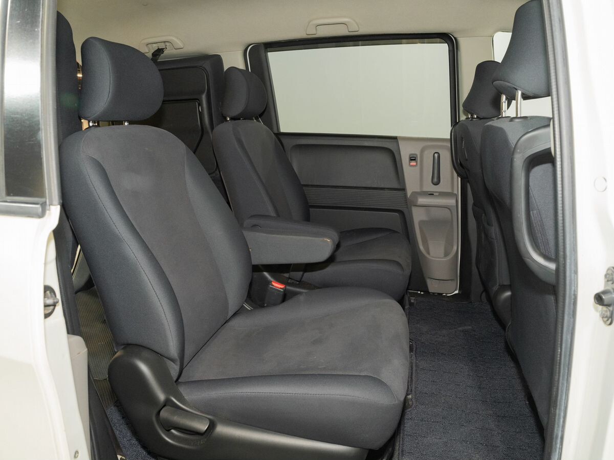 Honda Freed 2009 - фото автомобиля