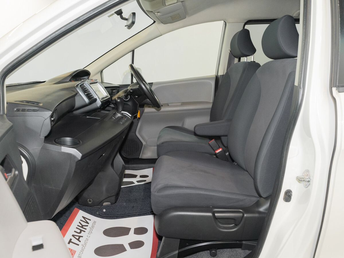 Honda Freed 2009 - фото автомобиля