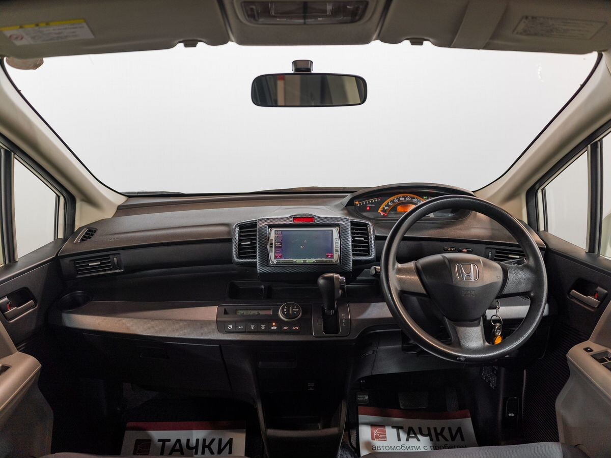 Honda Freed 2009 - фото автомобиля