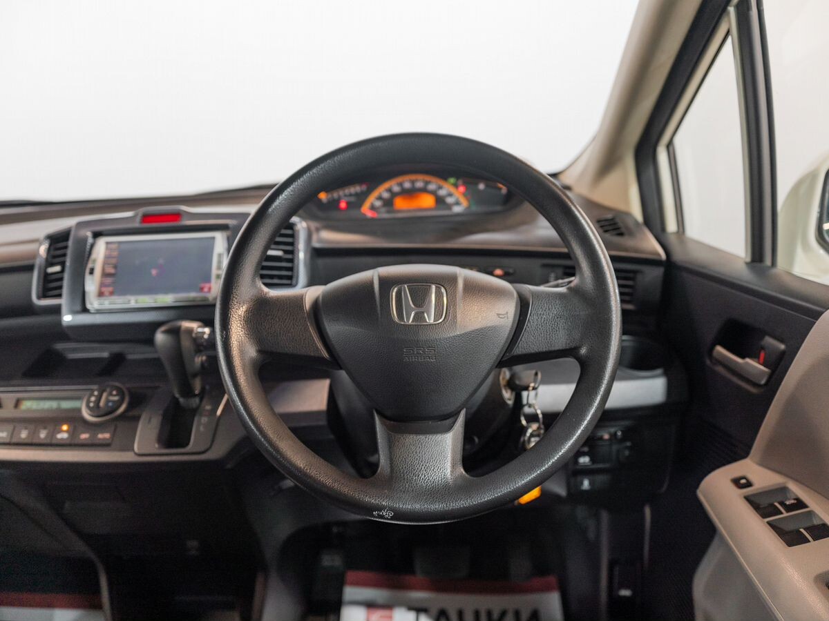 Honda Freed 2009 - фото автомобиля