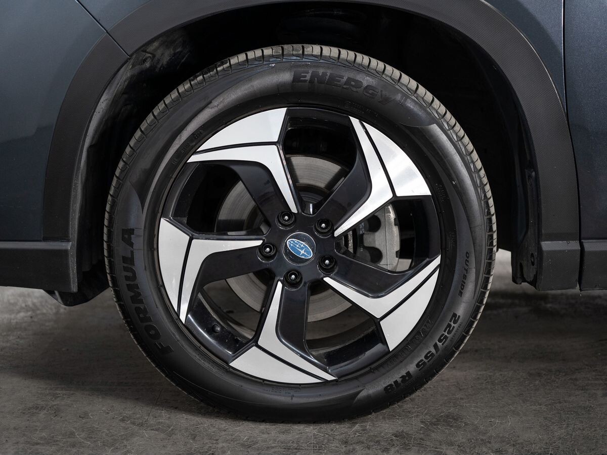 Subaru Forester 2019 - фото автомобиля
