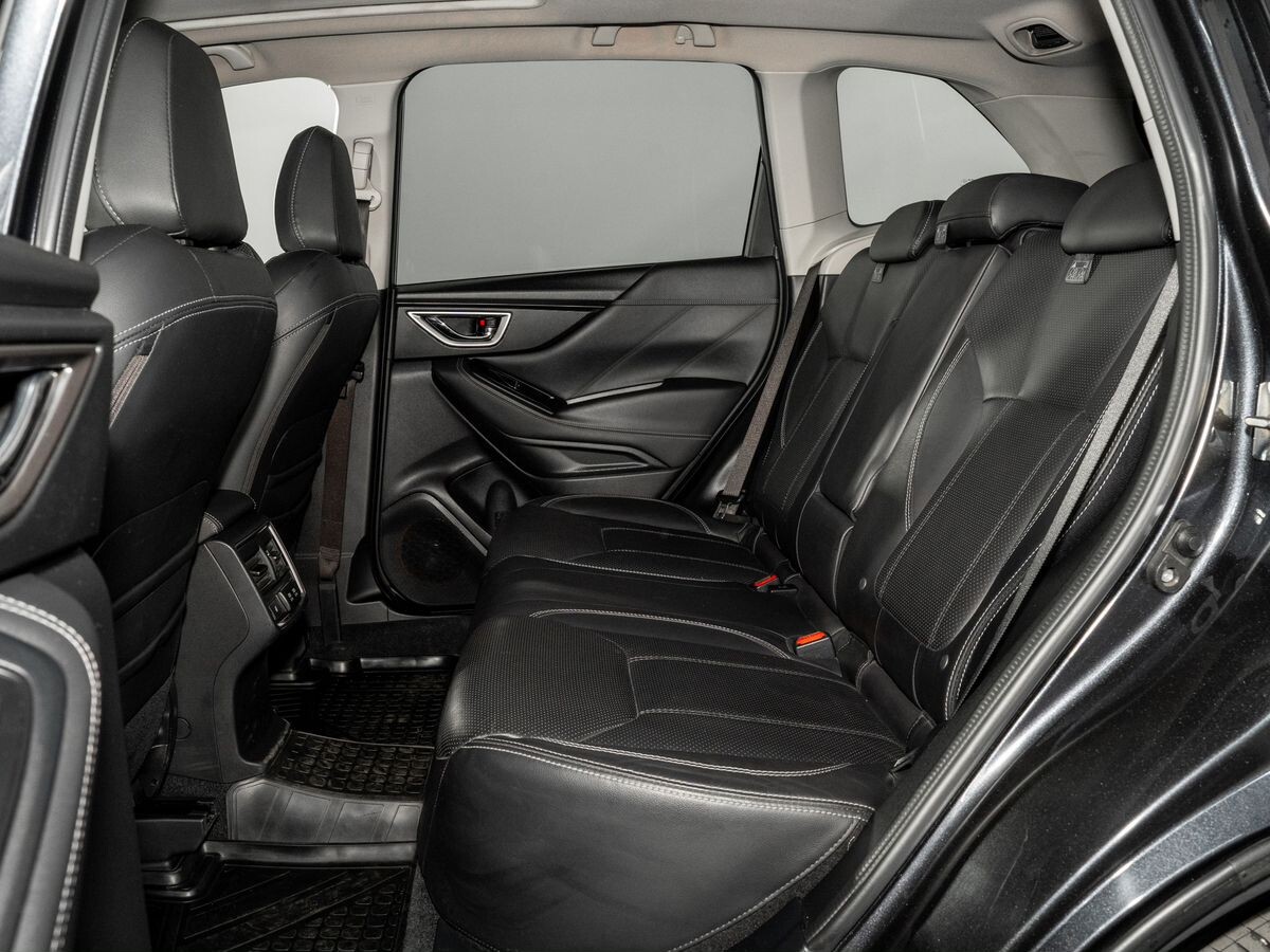 Subaru Forester 2019 - фото автомобиля