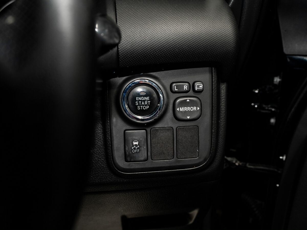 Toyota Wish 2009 - фото автомобиля