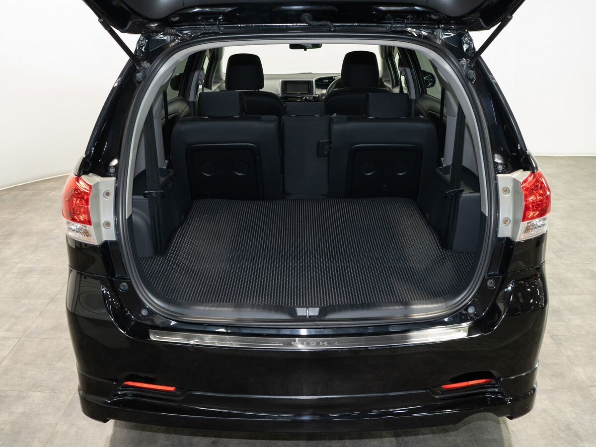 Toyota Wish 2009 - фото автомобиля