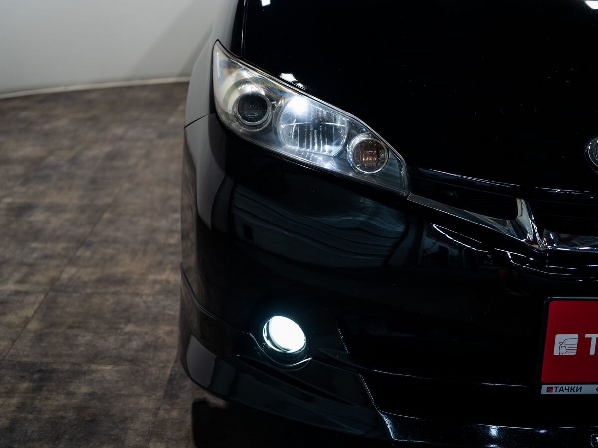 Toyota Wish 2009 - фото автомобиля