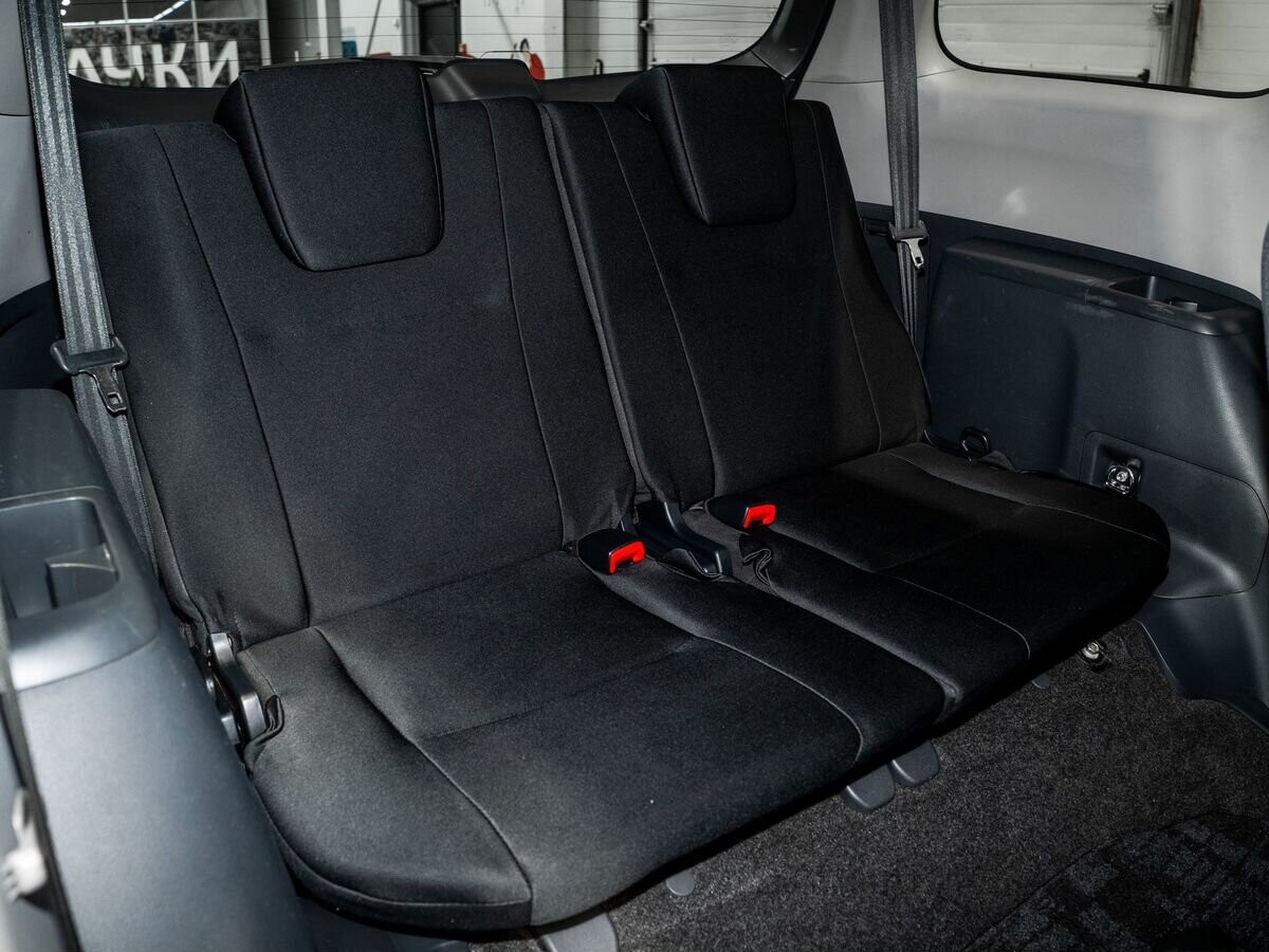 Toyota Wish 2009 - фото автомобиля