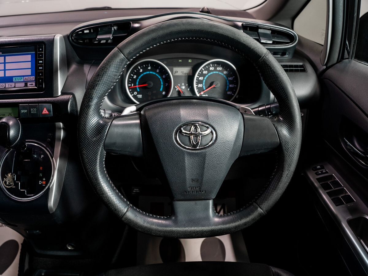 Toyota Wish 2009 - фото автомобиля