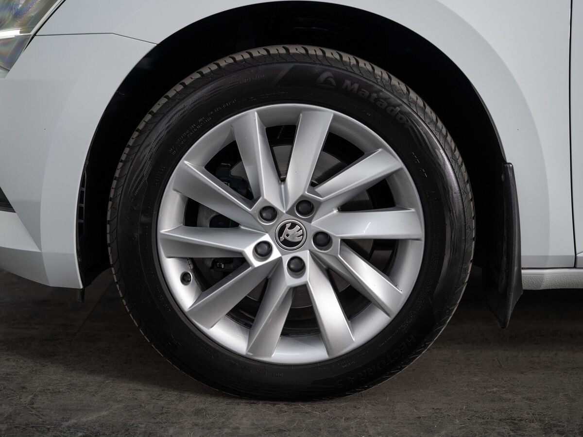 Skoda Superb 2016 - фото автомобиля