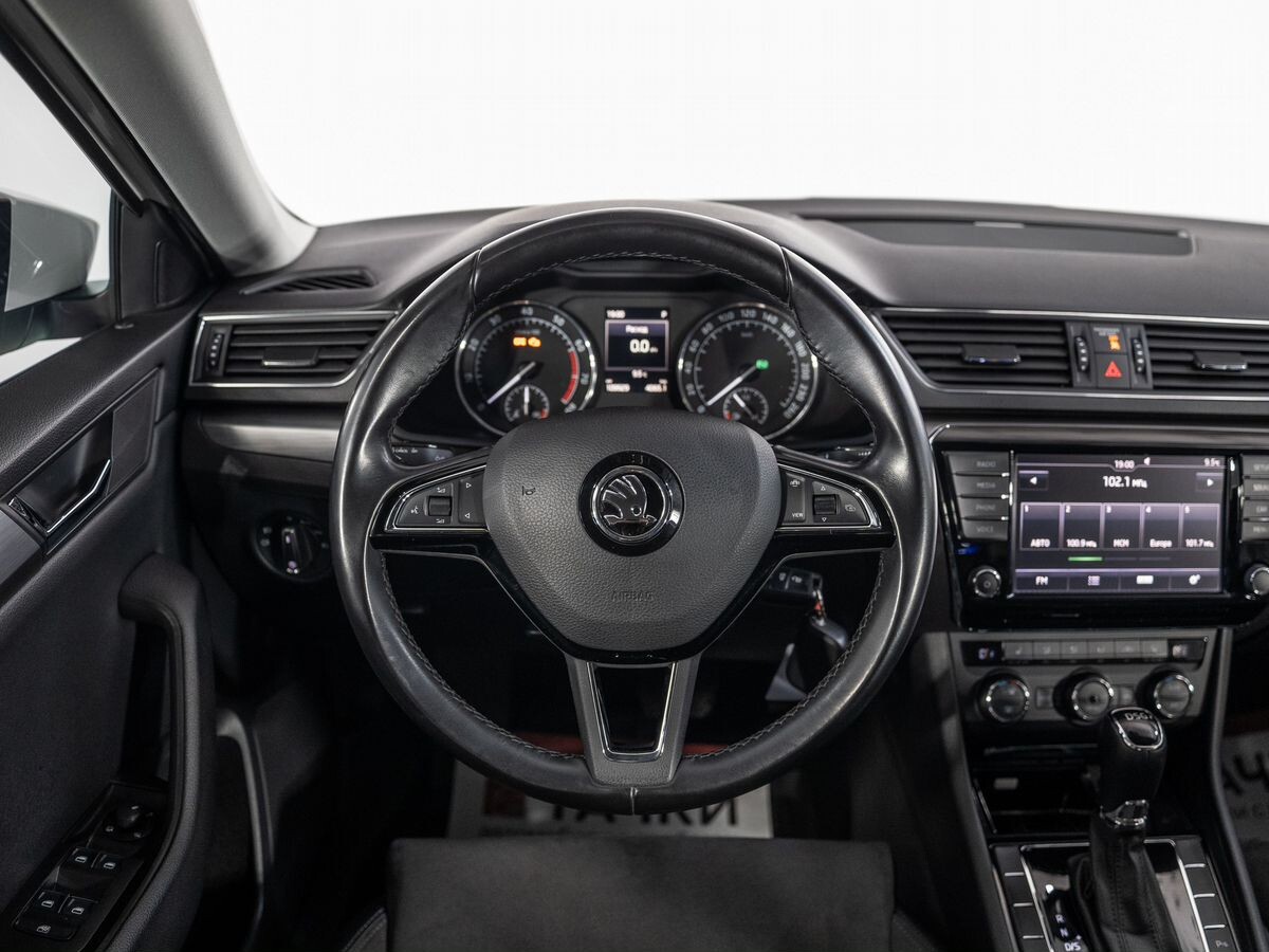 Skoda Superb 2016 - фото автомобиля