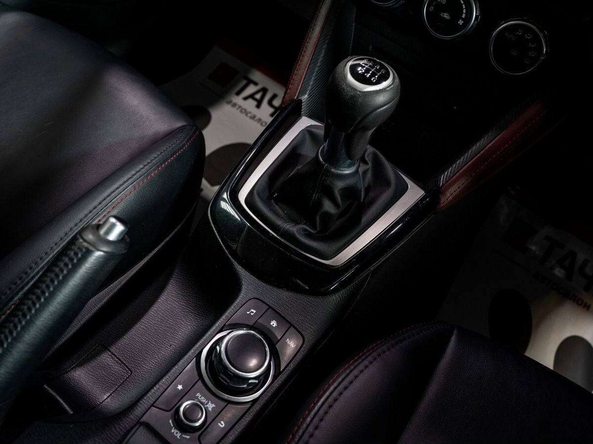 Mazda CX-3 2015 - фото автомобиля