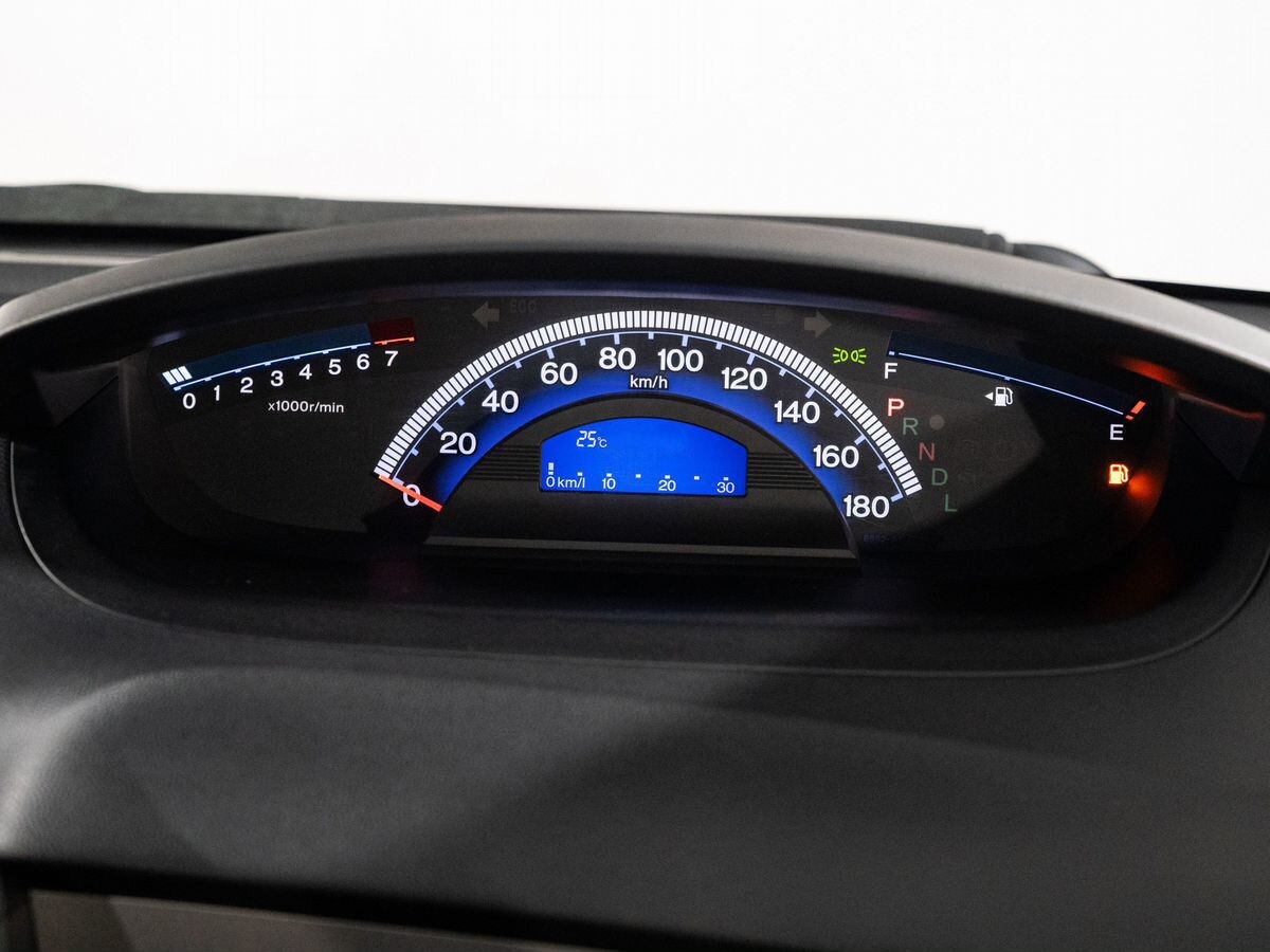 Honda Freed 2012 - фото автомобиля