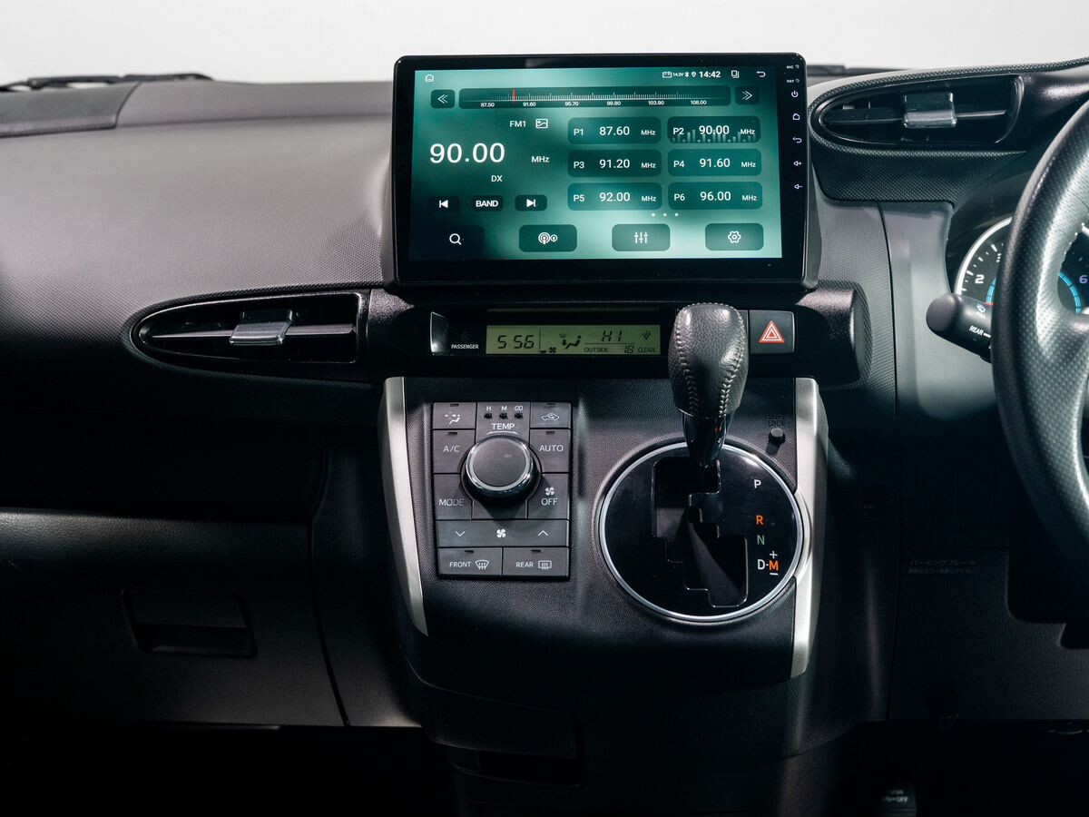 Toyota Wish 2009 - фото автомобиля