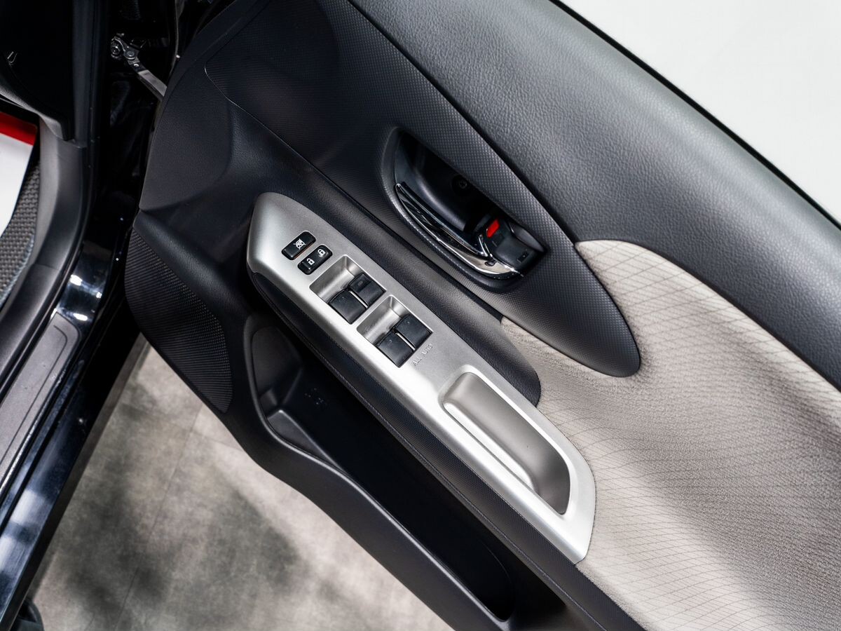 Toyota Wish 2009 - фото автомобиля