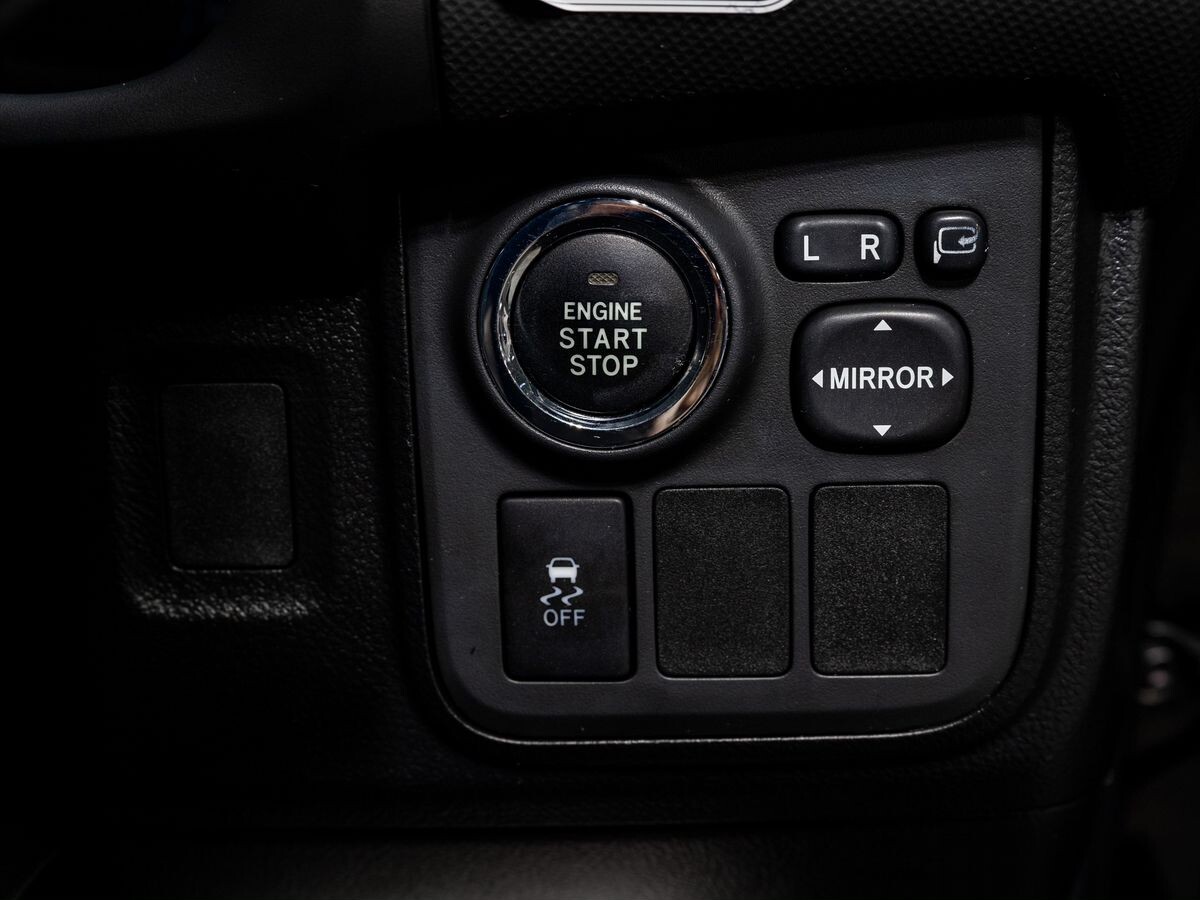 Toyota Wish 2009 - фото автомобиля