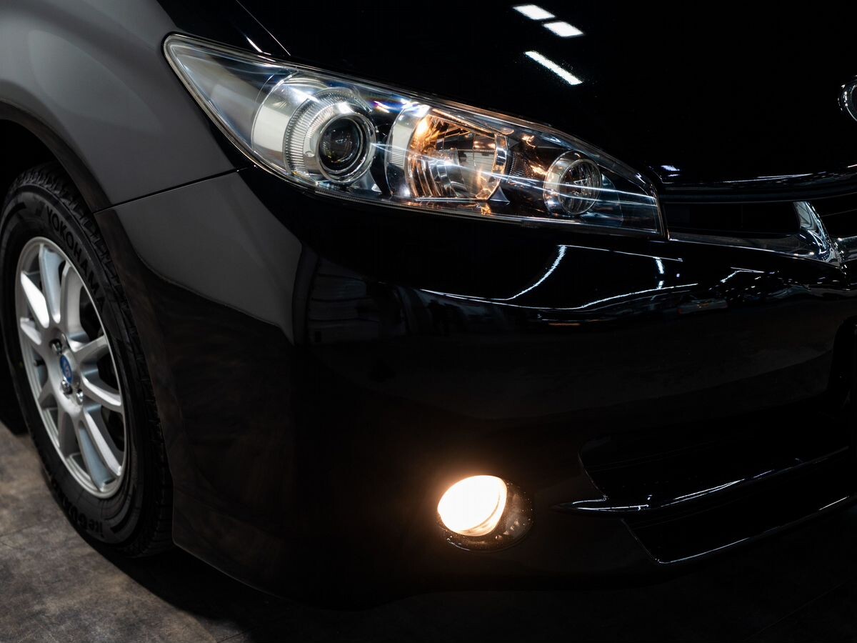 Toyota Wish 2009 - фото автомобиля