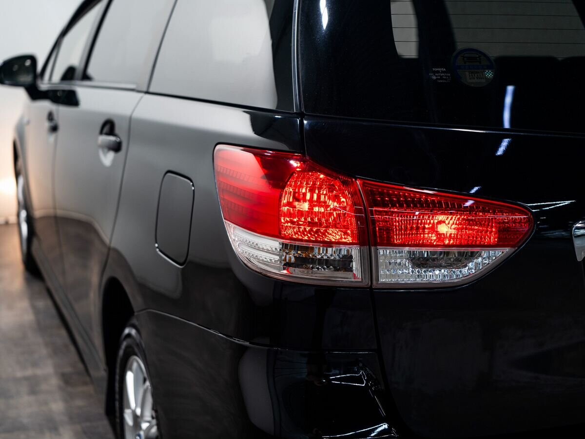 Toyota Wish 2009 - фото автомобиля