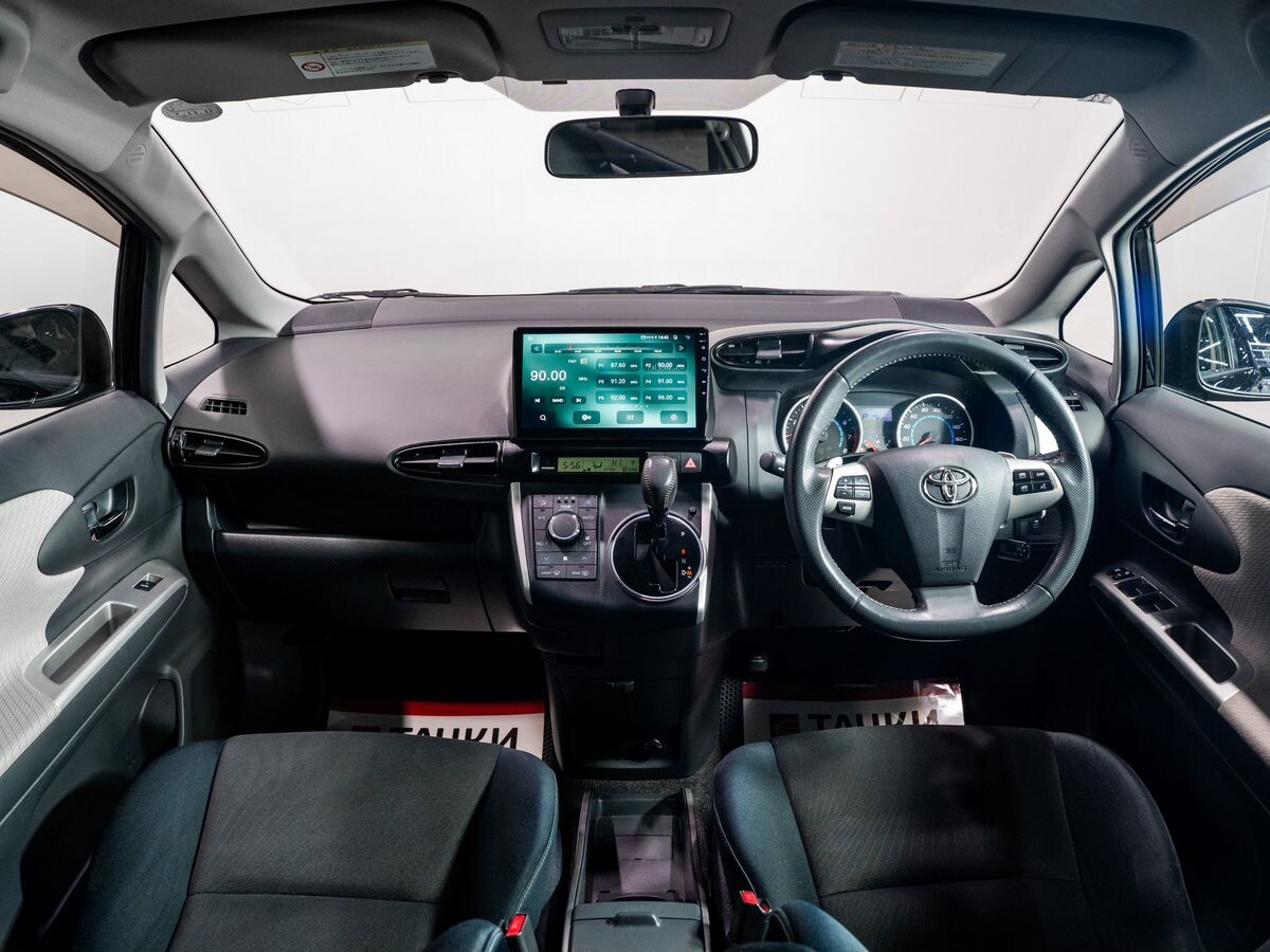 Toyota Wish 2009 - фото автомобиля