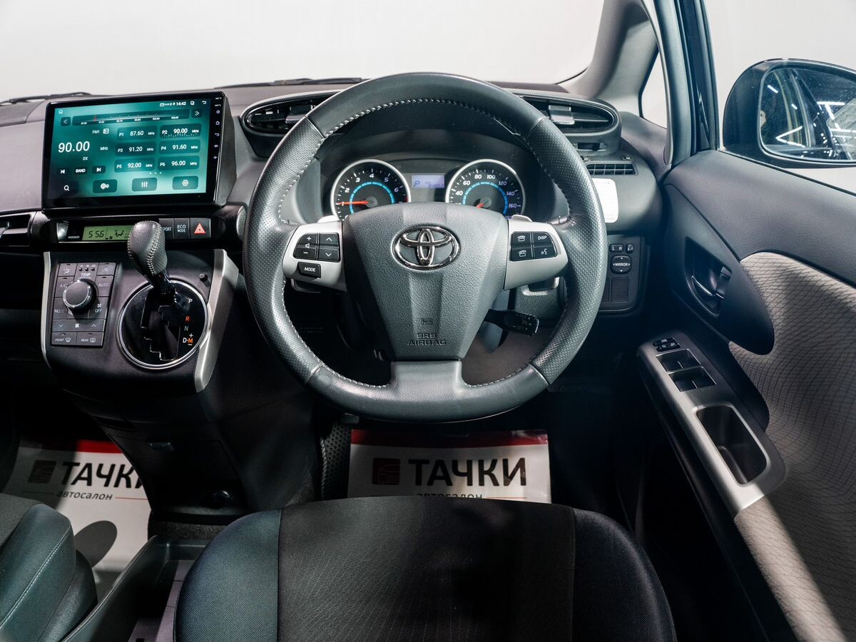 Toyota Wish 2009 - фото автомобиля