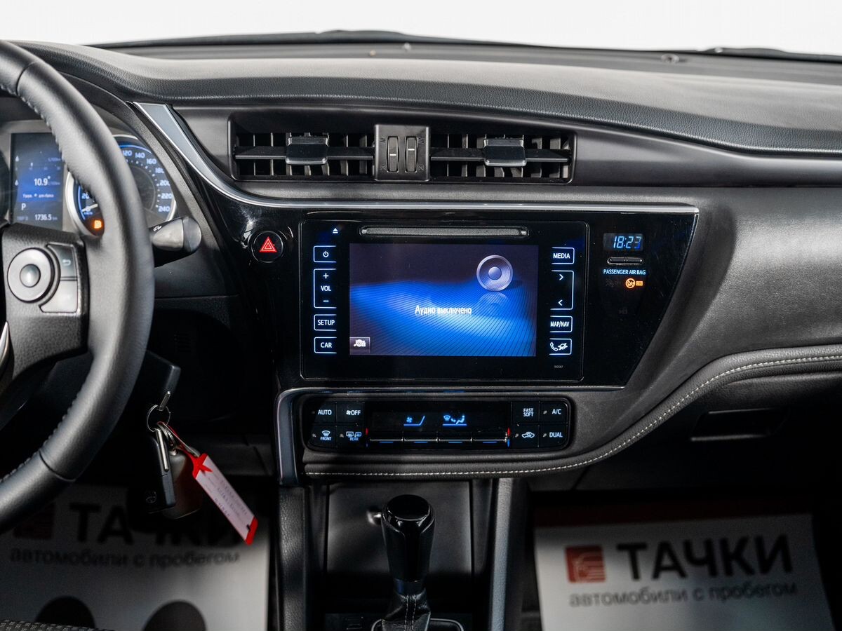 Toyota Corolla 2016 - фото автомобиля