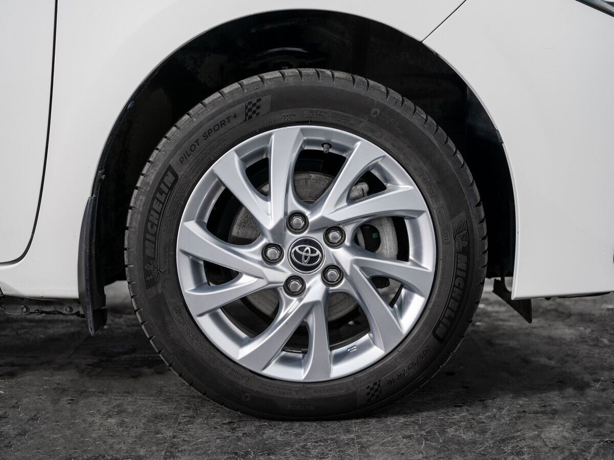 Toyota Corolla 2016 - фото автомобиля