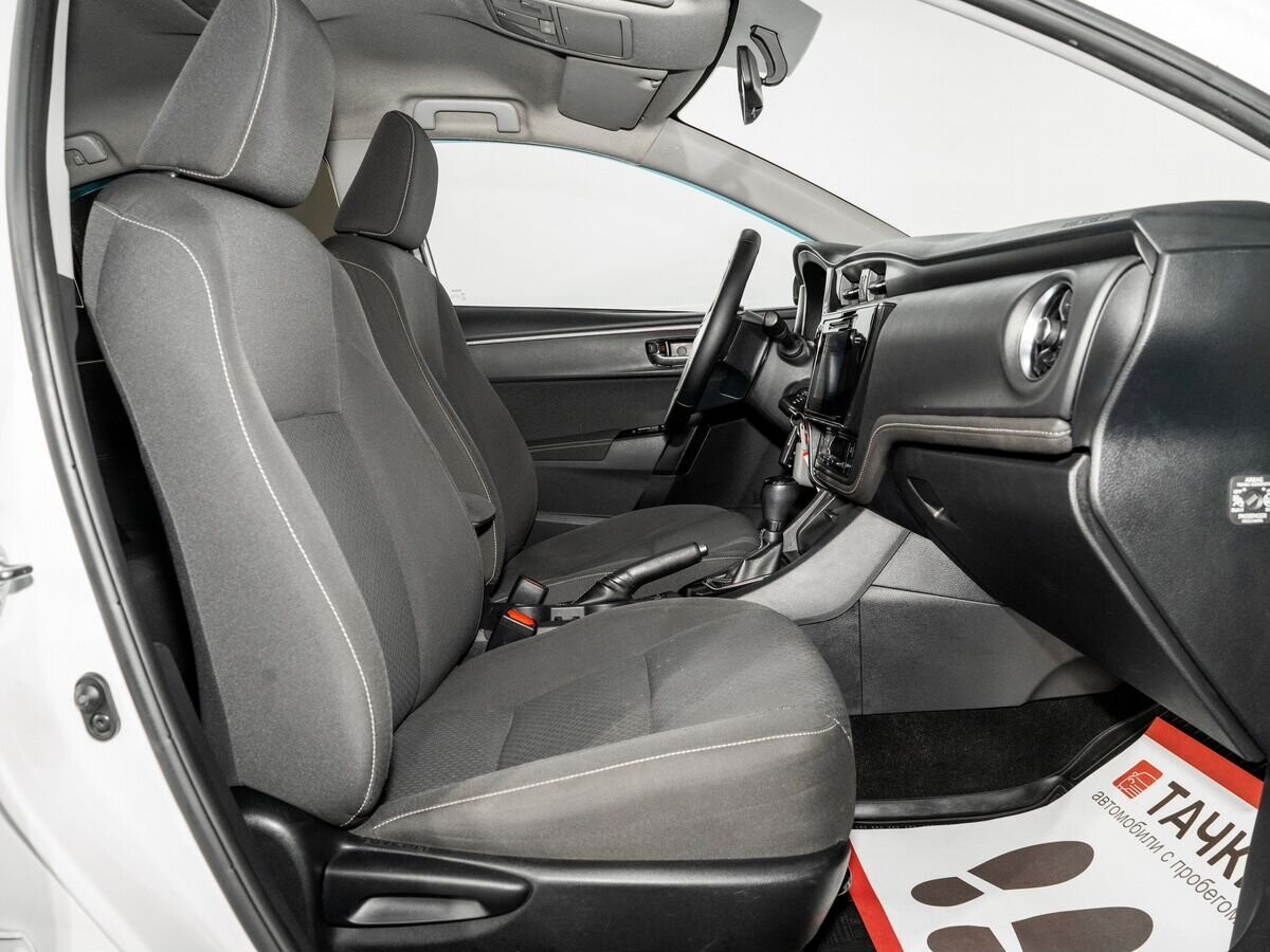 Toyota Corolla 2016 - фото автомобиля