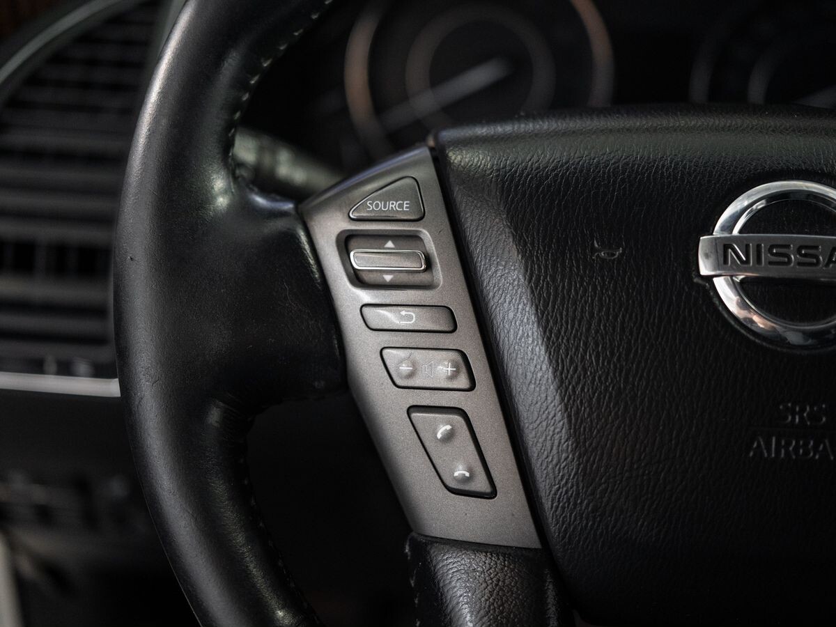 Nissan Patrol 2012 - фото автомобиля