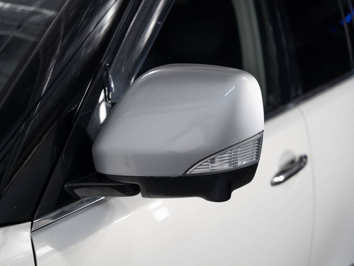 Nissan Patrol 2012 - фото автомобиля