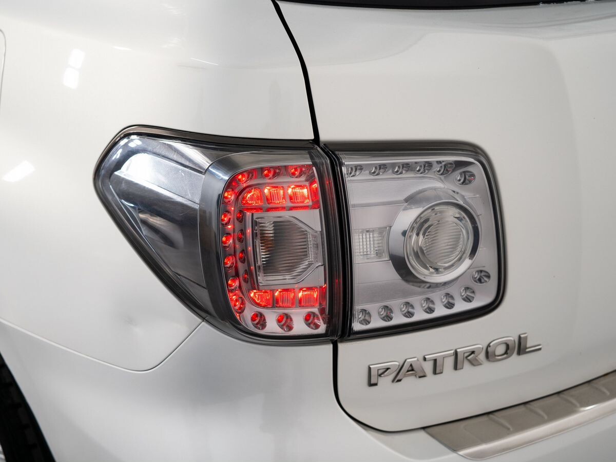 Nissan Patrol 2012 - фото автомобиля